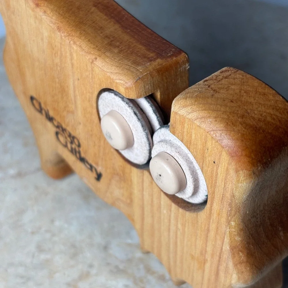 Chicago Cutlery Knife Sharpener Brown Vintage Wooden Cow Ceramic Wheels VTG